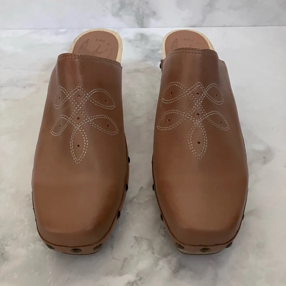 BIRD OF FLIGHT Leather Studded Shy Clog Size 8.5-9 - Picture 5 of 10